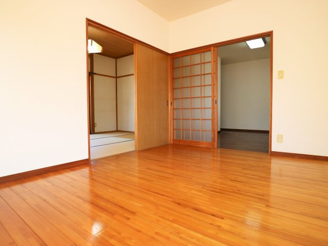 コーポ春の洋室