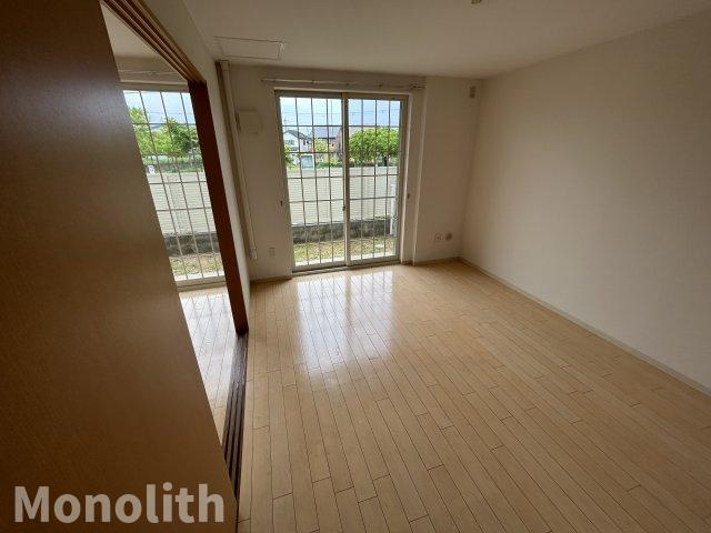 ネオ ビヤン Ⅱの居間・リビング