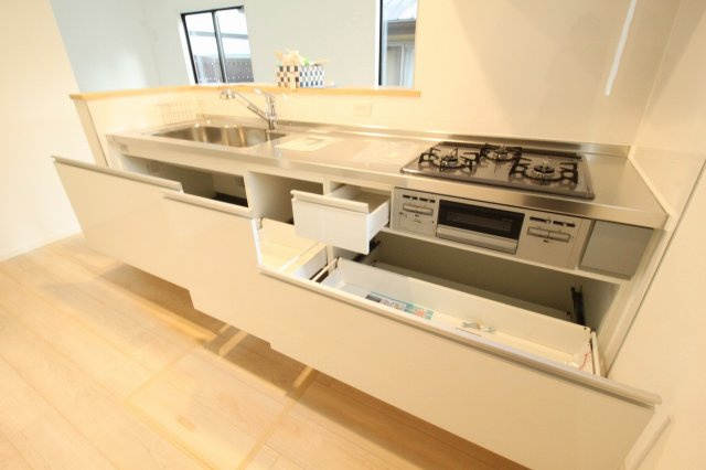 前里　新築戸建　第1　1号棟（全2棟）　のキッチン