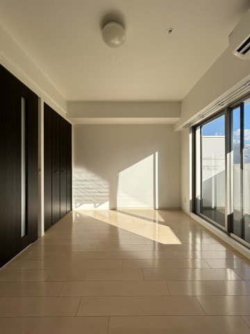 ラシュレエグゼ本町のロビー