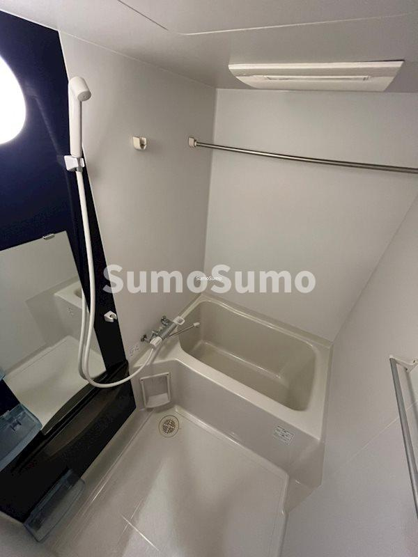 ラシュレエグゼ本町の浴室