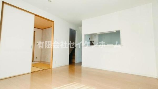 熊谷市上之　中古戸建　大和ハウス工業施工の居間・リビング