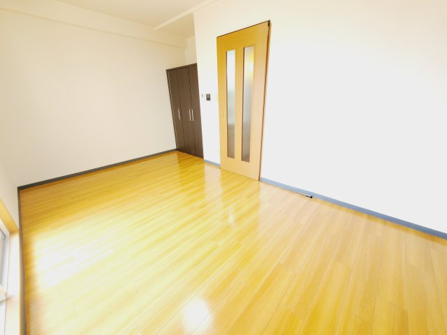 スクエアK2宝塚の居間・リビング