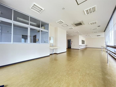 【居間・リビング】 | ウイングみどりの中央テナント | １階店舗部分