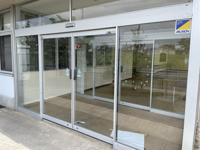 【エントランス】 | ウイングみどりの中央テナント