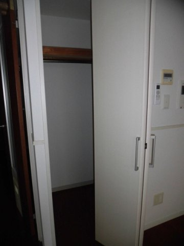 大阪市天王寺区筆ケ崎町の賃貸マンションの収納