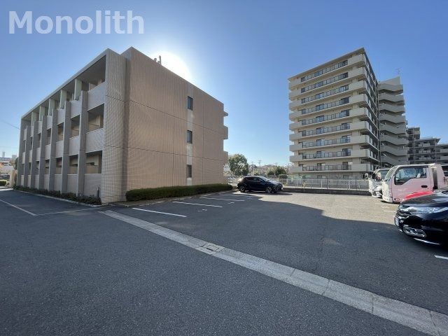 ファシルカワトの駐車場