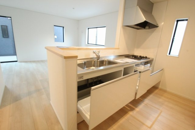 前里　新築戸建　第1　2号棟（全2棟）　のキッチン|収納