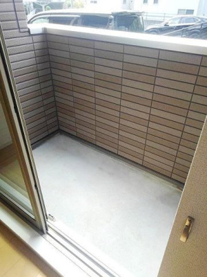 【バルコニー】 | エクセレント・ティアラ | 暖かな日差しのふりそそぐバルコニー