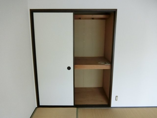 タウニィ東風A棟の収納