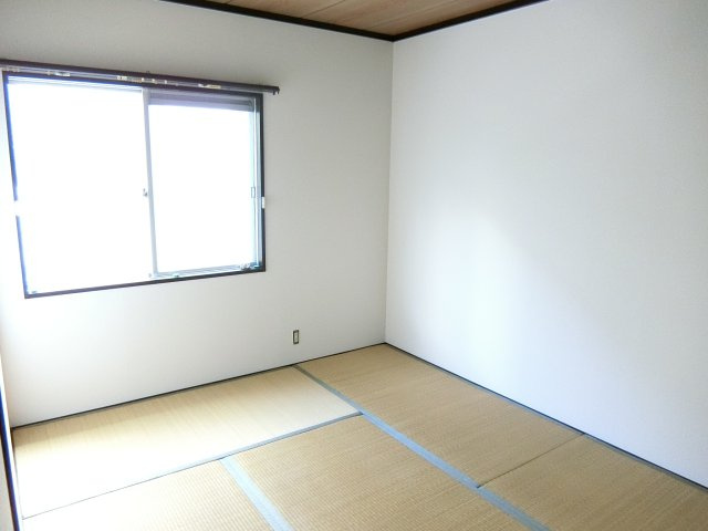 タウニィ東風A棟の和室