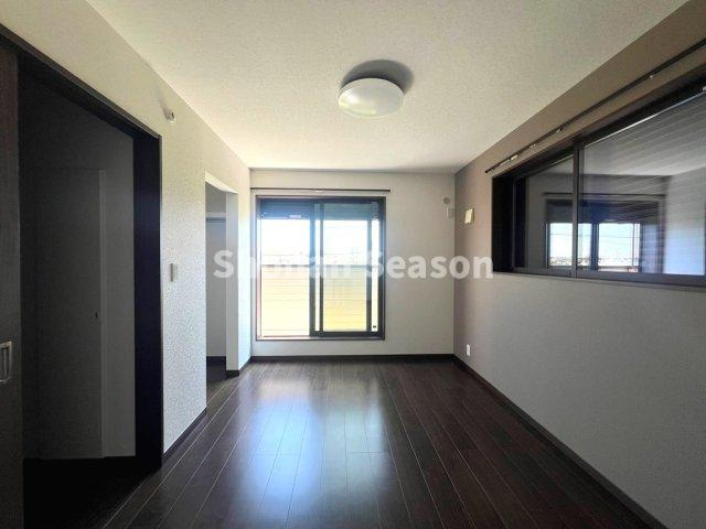 【内装】 | シャッター雨戸付きで防犯面でも安心です。