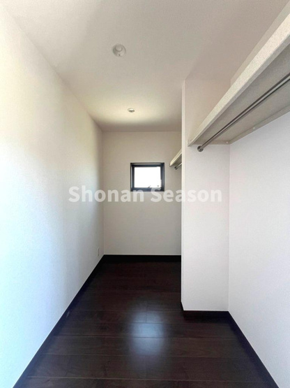 【収納】 | 主寝室には「WIC」完備◎衣類を吊るして収納できるので収納も楽々！