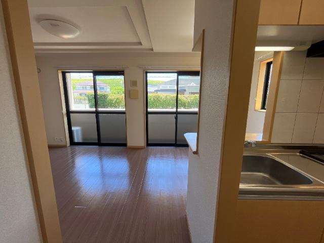 ローズガーデンⅡの居間・リビング|リビング