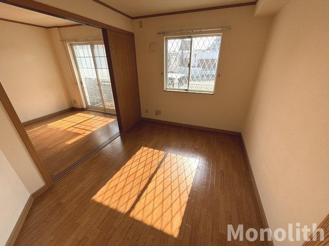 プチシャの洋室