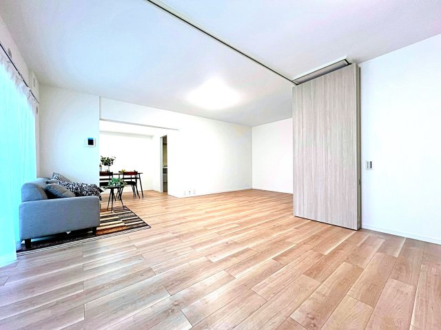 コーポ鵠沼B棟の居間・リビング