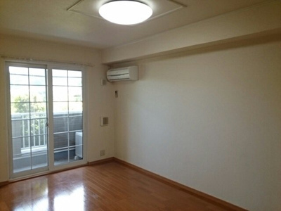 【居間・リビング】 | リヴィエールⅡ | ゆったりとしたリビングです