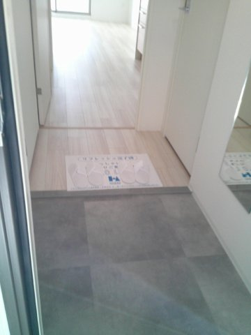 大阪市中央区博労町１丁目の賃貸マンションの玄関