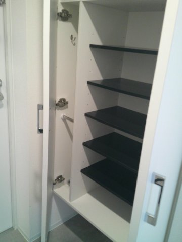 大阪市中央区博労町１丁目の賃貸マンションの収納