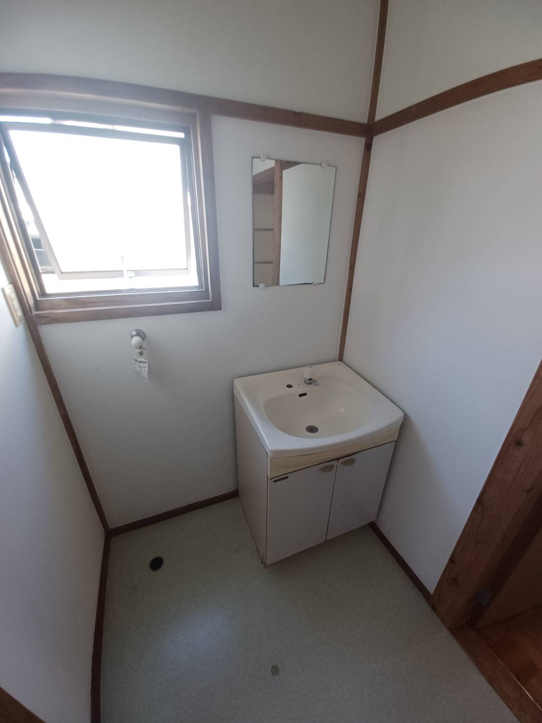 佐糠東2丁目戸建の洗面所