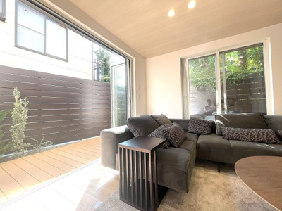 【居間・リビング】 | 【現地内覧会】世田谷区喜多見5丁目　新築戸建　A号棟 9490万円