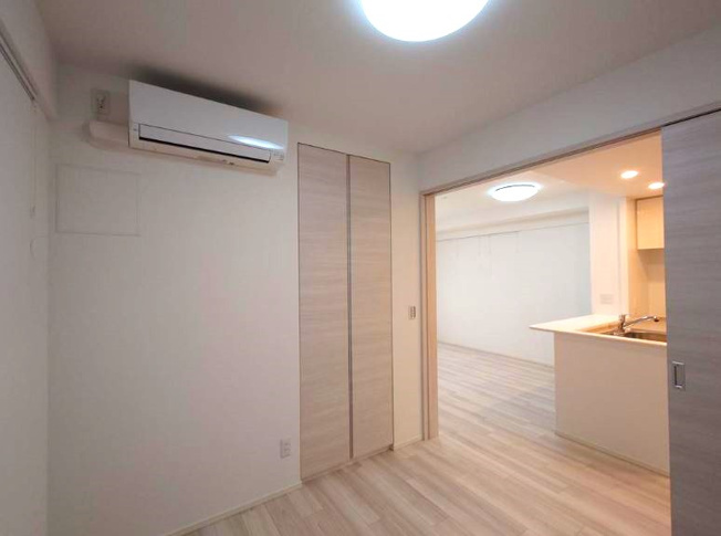 【洋室】 | ブランニード河内小阪　★南向き・上層階 | 築浅物件です♪