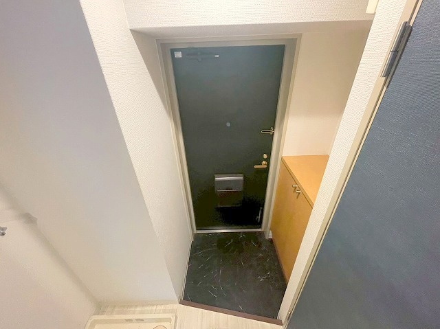 ジュネスドゥ新大阪の玄関