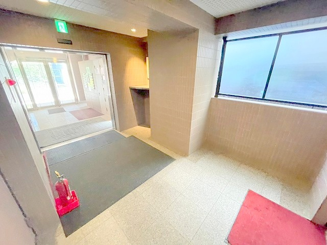 ジュネスドゥ新大阪のエントランス