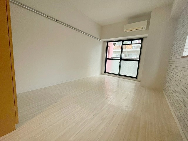 ジュネスドゥ新大阪の居間・リビング