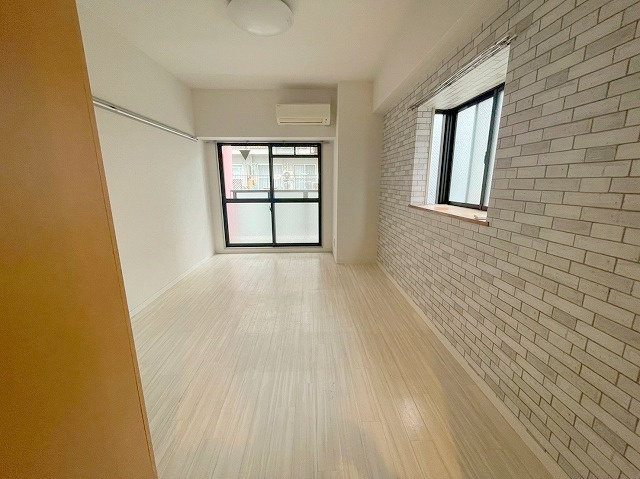 ジュネスドゥ新大阪の居間・リビング