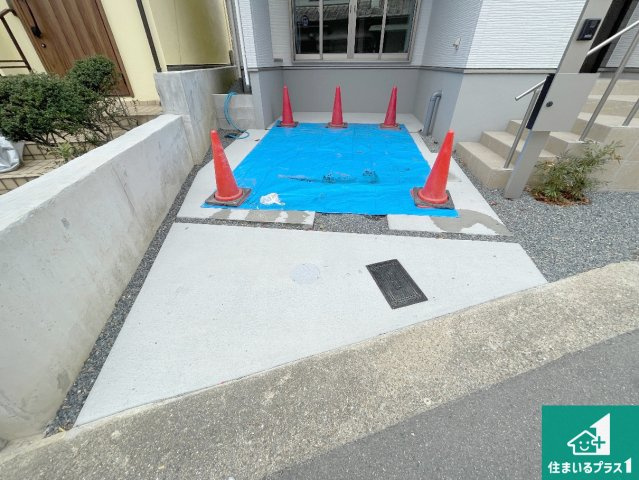 京都市山科区西野山中畑町　第1期　新築一戸建ての駐車場|駐車スペース！散水栓があるので、こまめに愛車を洗えます！