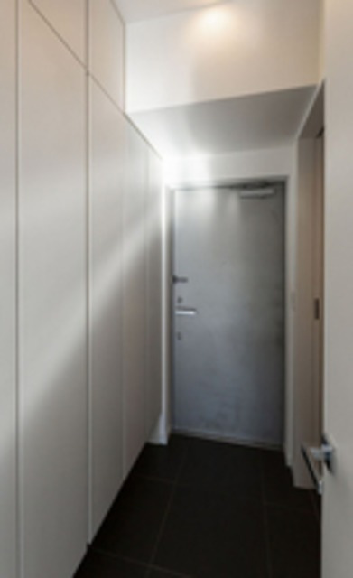 コンフォリア新川の玄関