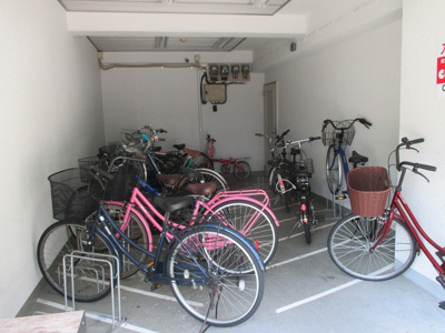 【その他共用部分】 | 新大阪ＫＩＤビル | 屋内駐輪場です