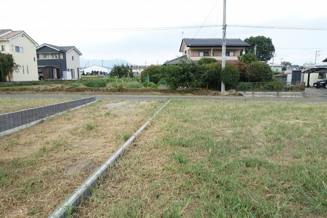 高崎市箕郷町下芝　全４区画分譲地　②の外観|西側境界を南から北方向