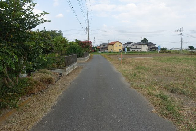 高崎市箕郷町下芝　全４区画分譲地　②の前面道路含む現地写真|北側道路を西から東方向