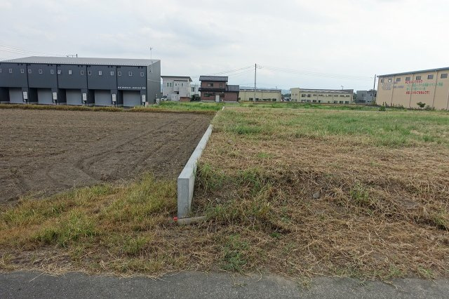 高崎市箕郷町下芝　全４区画分譲地　②の外観|東側境界を北から南方向