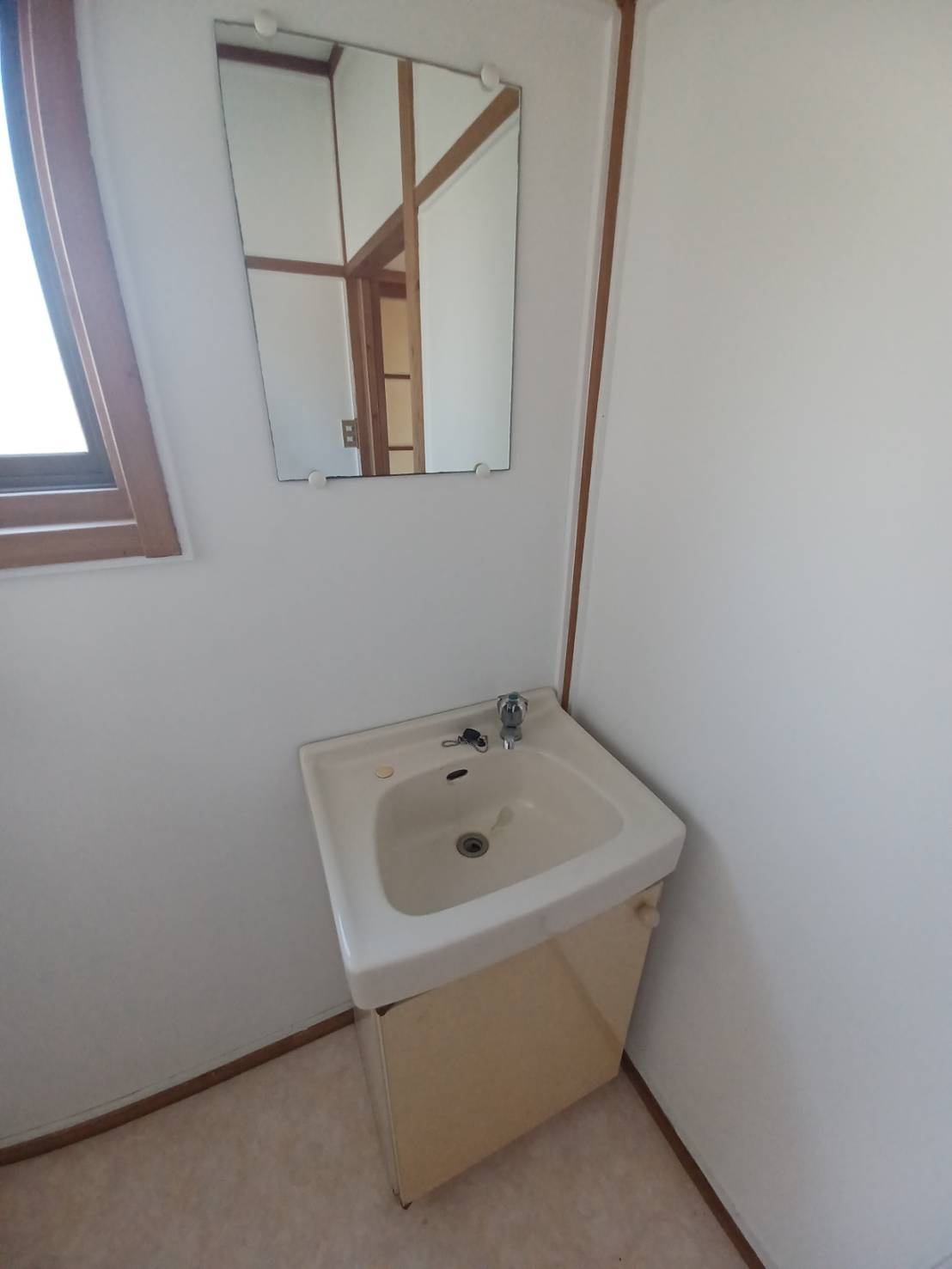 佐糠東2丁目戸建の洗面所