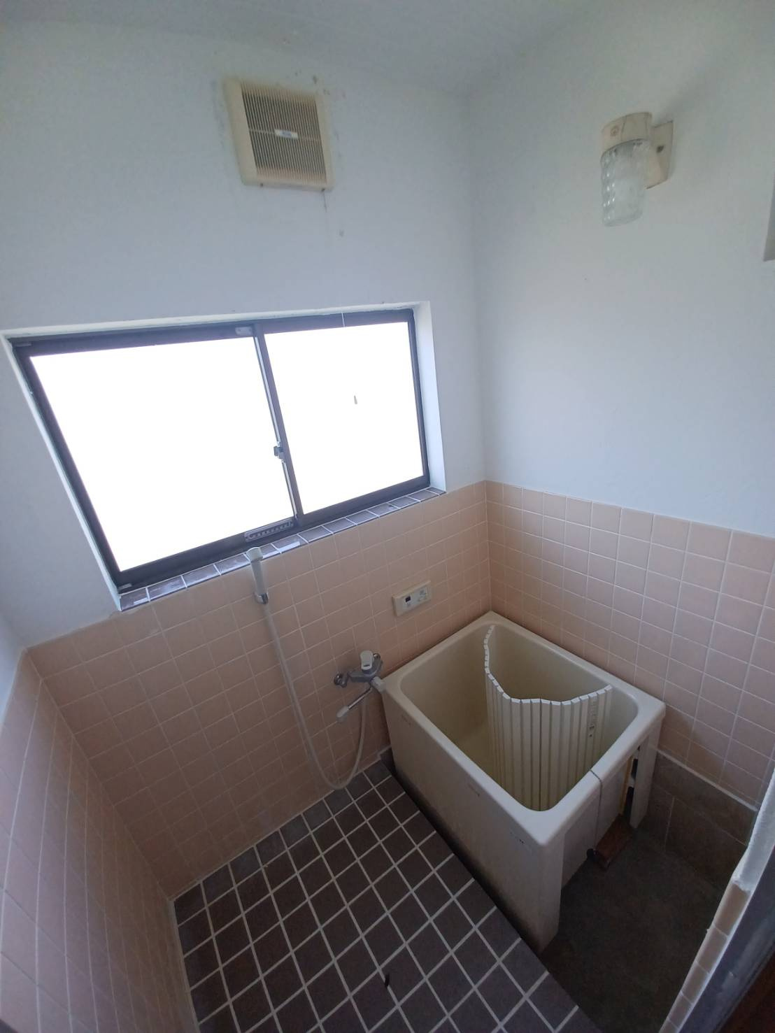 佐糠東2丁目戸建の浴室