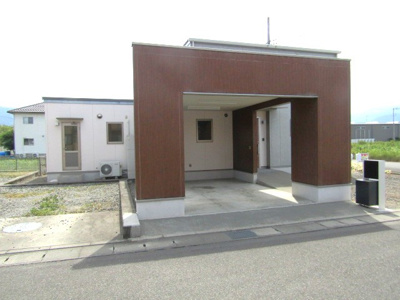 【駐車場】 | 【オール電化】南アルプス市藤田 | カースペースがあります