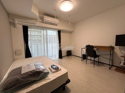 リブマックス仕様の家具家電が入ります。ベッド・机・椅子・掃除機・カーテン等 