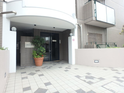 【エントランス】 | ドムストリア