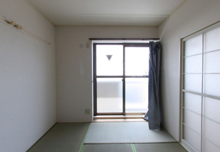 P&Kマンションの和室|明るい和室です