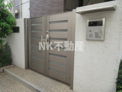 【エントランス】 | LaLa(ララ）（俊徳道賃貸） | 建物の内部です