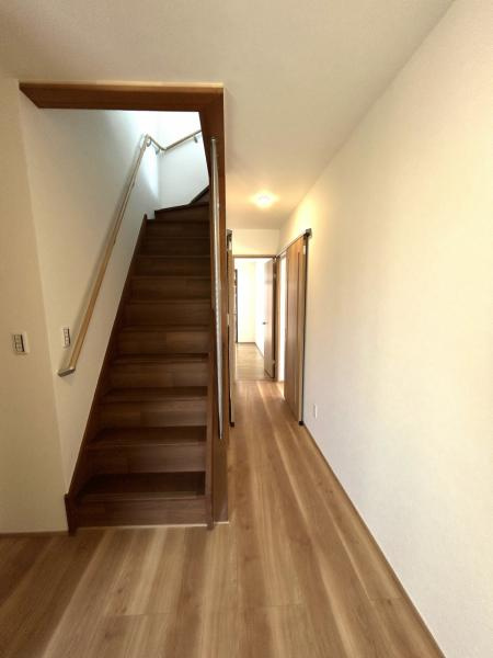 西条市北条664-4　中古住宅の内装