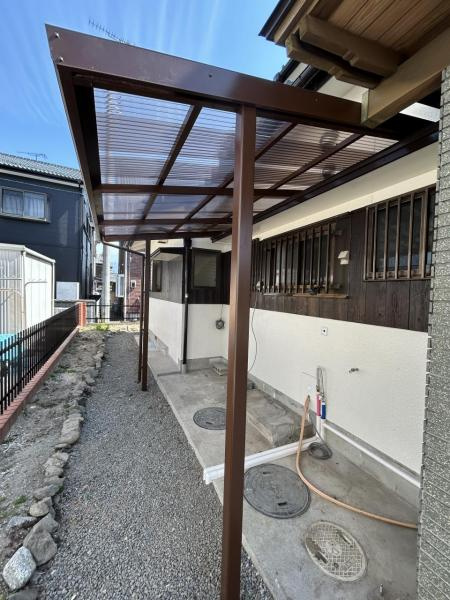 西条市北条664-4　中古住宅の駐車場