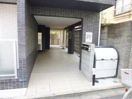 ブロッサムテラス滝野川のエントランス