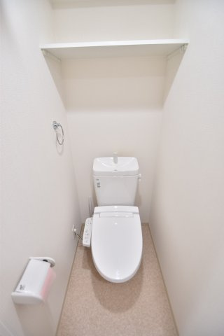 大阪市都島区都島中通２丁目の賃貸マンションのトイレ