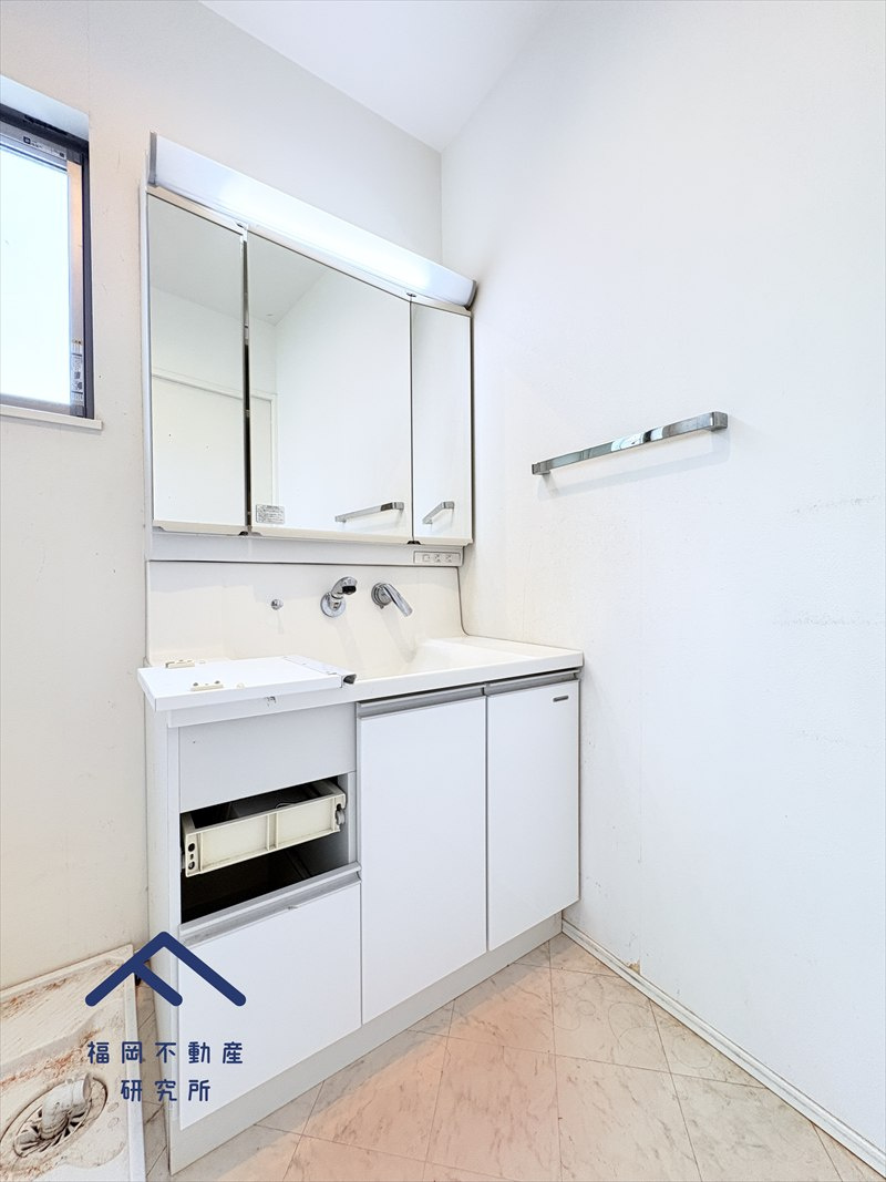 太宰府市五条１丁目　戸建ての独立洗面台