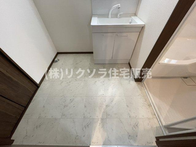 仁和寺町　未入居一戸建ての脱衣所|■物件内覧・資金計画相談・住宅ローン相談、リフォーム相談、お問合せ受付中■
※当日・翌日のご内覧、ご相談はお電話でのお問合せがスムーズです！