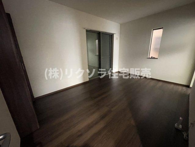 仁和寺町　未入居一戸建ての寝室|洋室
■物件内覧・資金計画相談・住宅ローン相談、リフォーム相談、お問合せ受付中■
※当日・翌日のご内覧、ご相談はお電話でのお問合せがスムーズです！